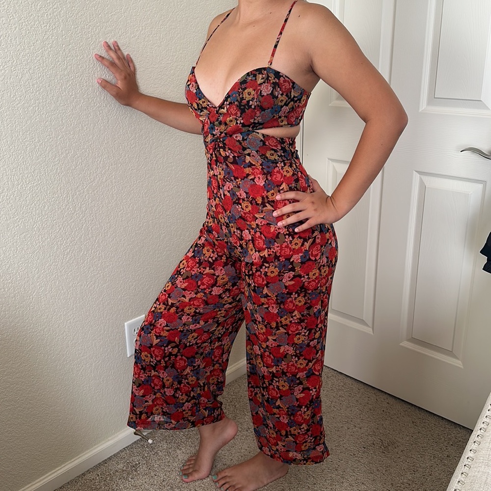 X Revolve House of Harlow 1960 "Joelle Red Floral Jumpsuit" Size S - Picture 3 of 15